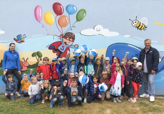 Die Stadtwerke Schwerin initiieren auch im kommenden Schuljahr wieder zahlreiche Schul- und Umweltprojekte. Ziel ist es, eine Sensibilisierung bei Kindern in Bezug auf den sinnvollen Umgang mit Energie und Wasser zu erreichen.