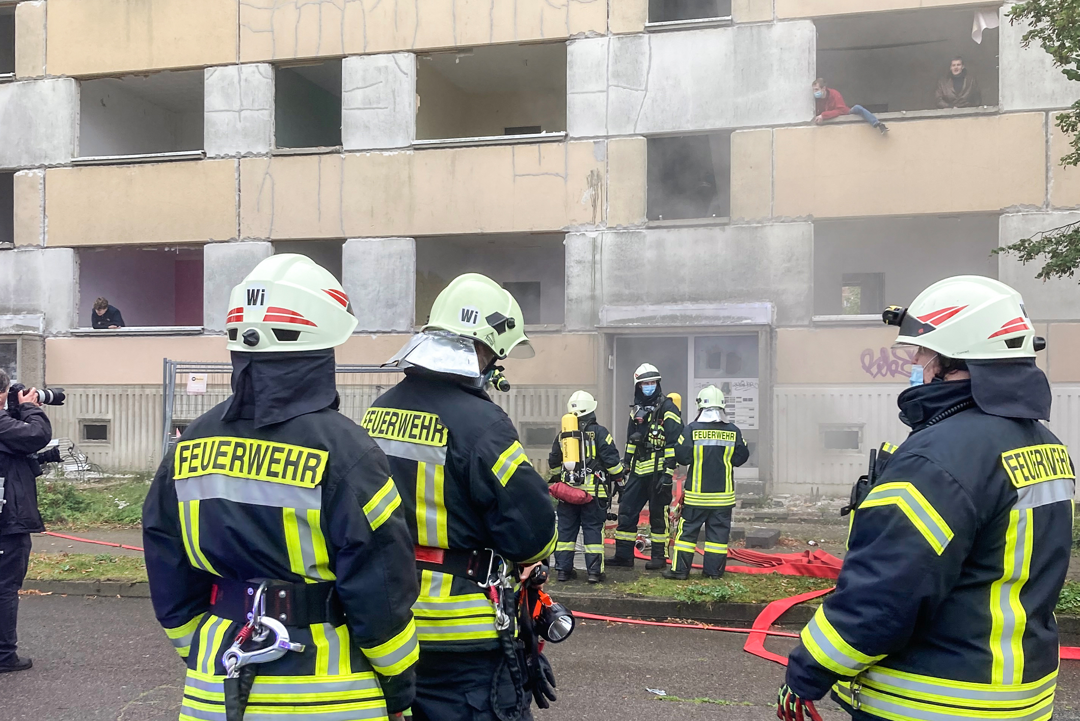 Die Einsatzkräfte der Freiwilligen Feuerwehr übten die Rettung von Personen