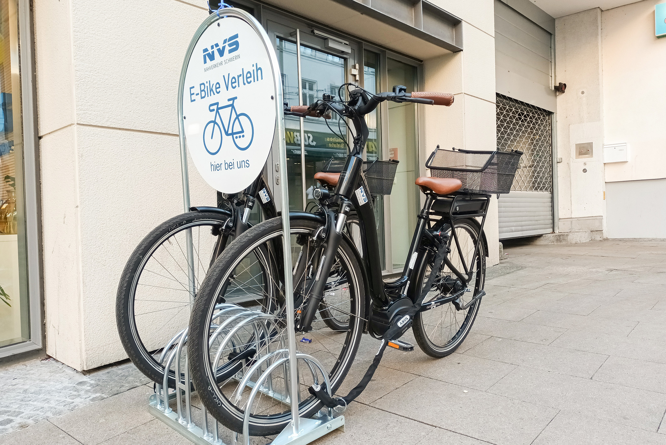 Ab sofort bietet das NVS-Kundencenter am Marienplatz einen E-Bike-Verleih